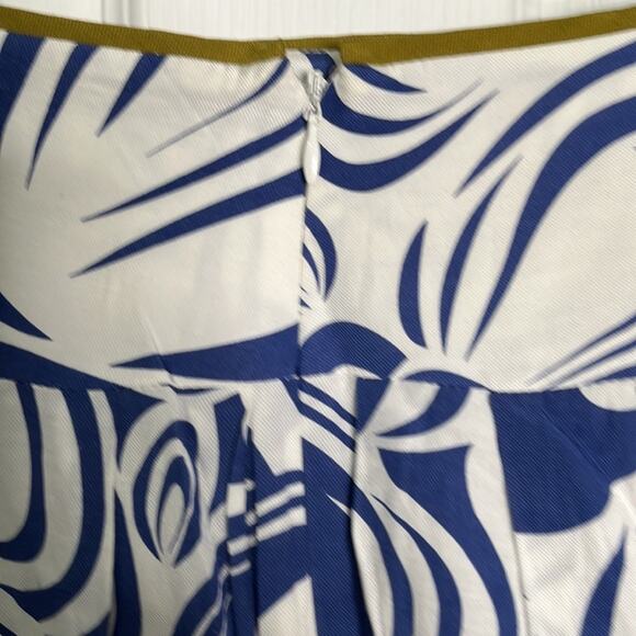 Cabi Blue and White Swirl Print Pleated A Line Skirt Size 6 - Picture 7 of 11